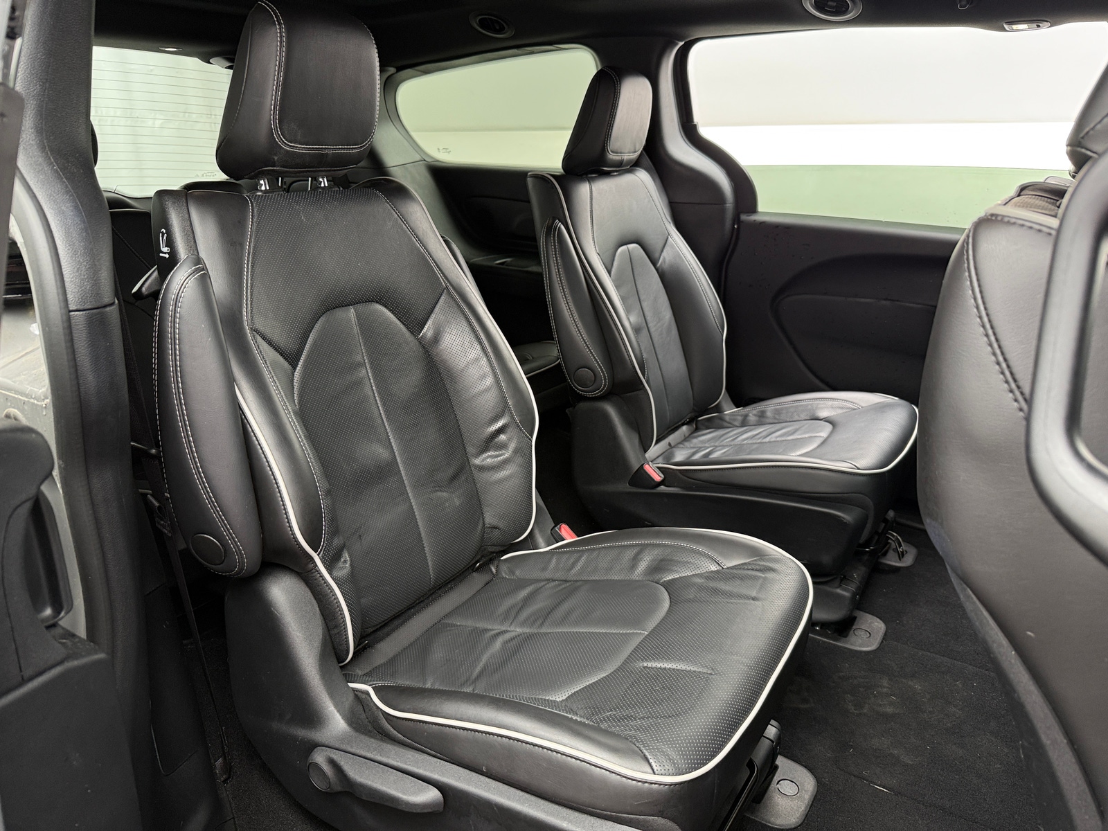 Thumbnail: 2023 Chrysler Pacifica - 5