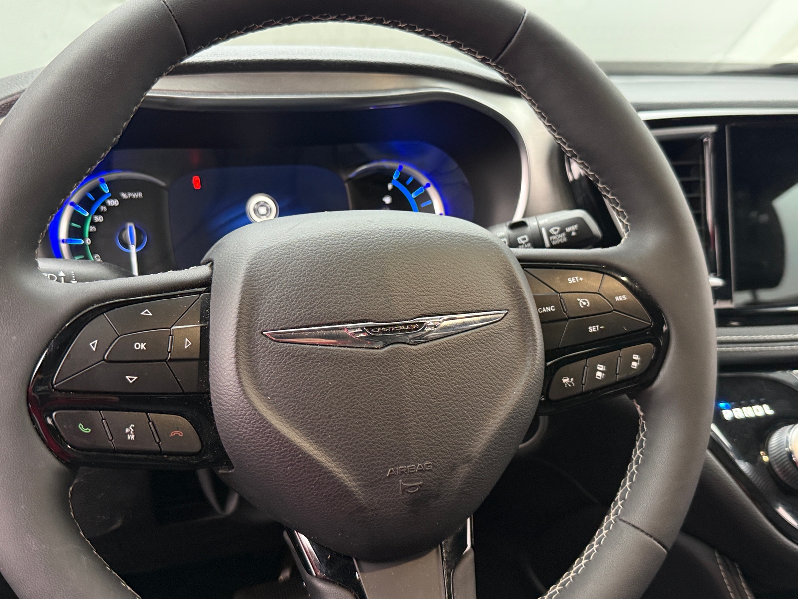 Thumbnail: 2023 Chrysler Pacifica - 4