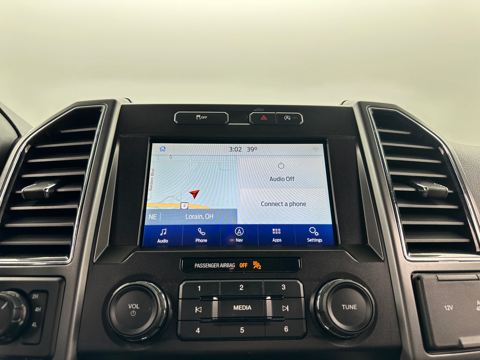 Thumbnail: 2020 Ford Econoline - 4