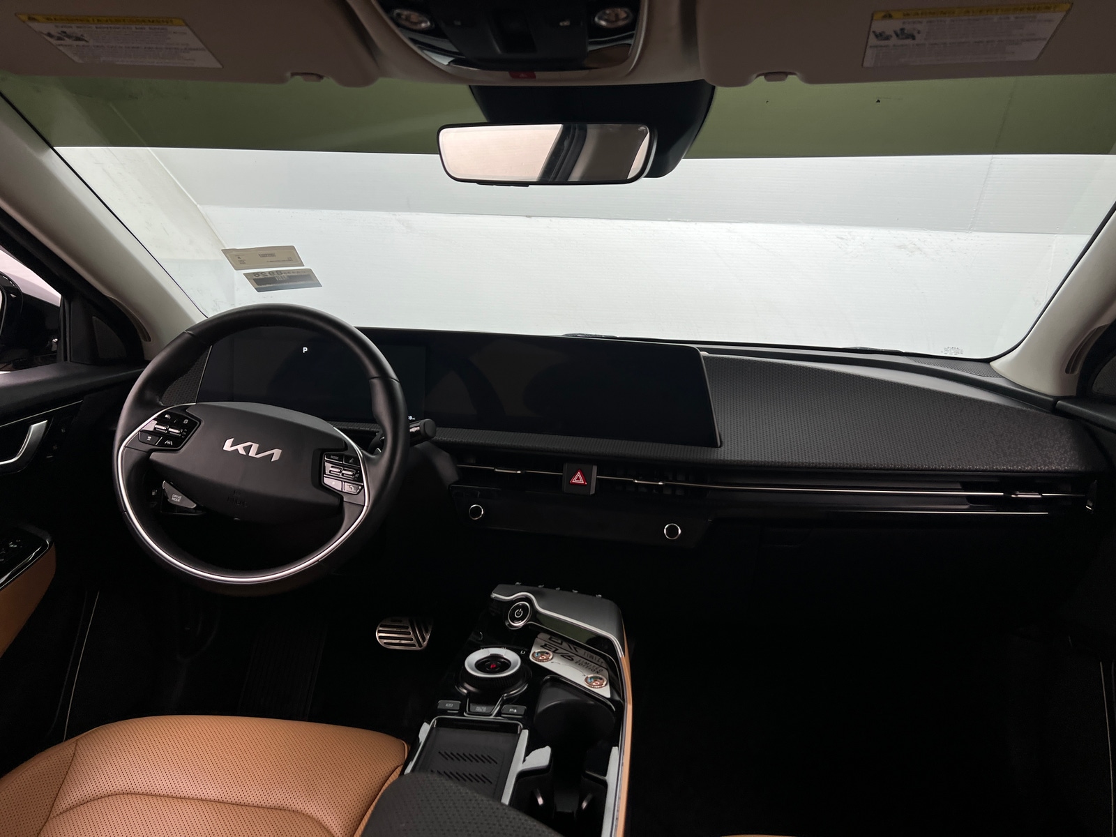 Thumbnail: 2023 Kia EV6 - 2