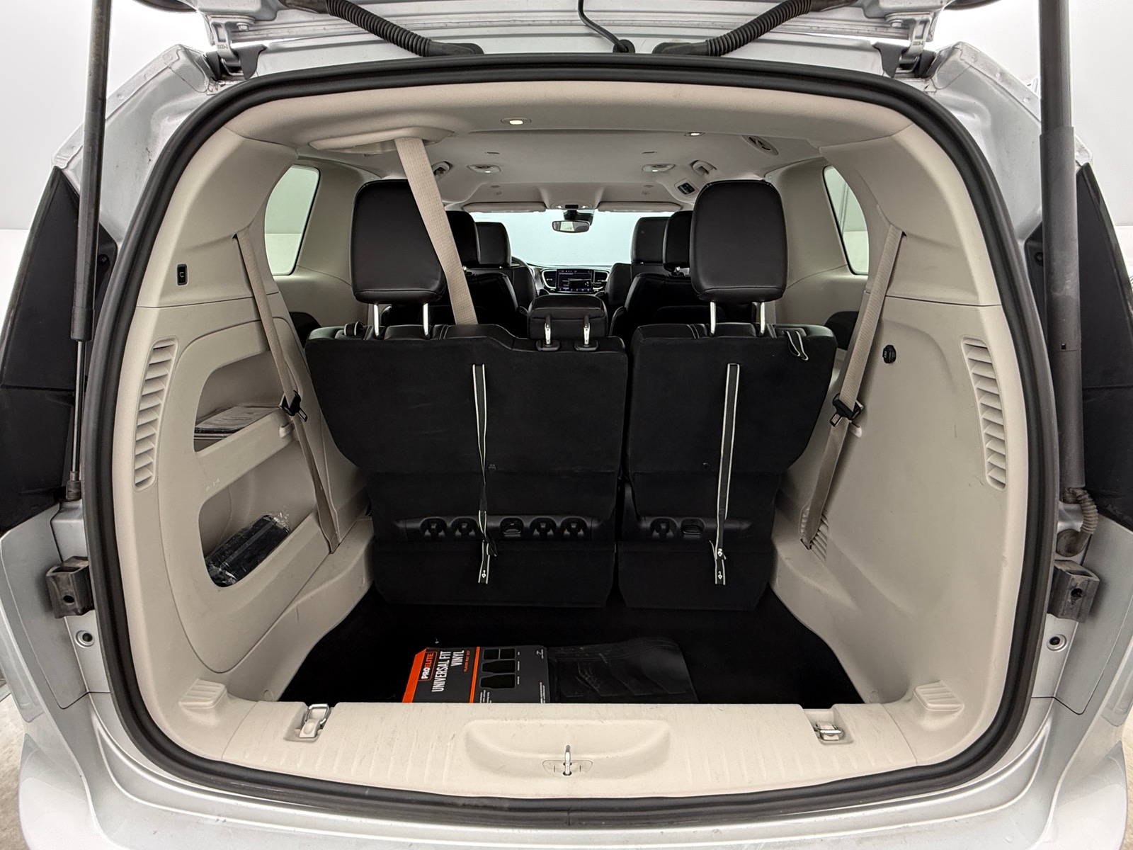 Thumbnail: 2024 Chrysler Pacifica - 6