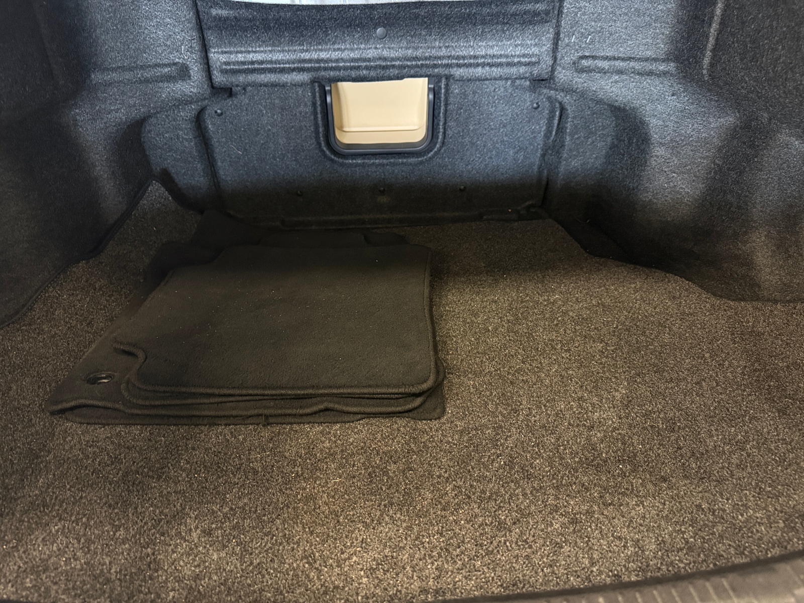 Thumbnail: 2017 Toyota Avalon - 6