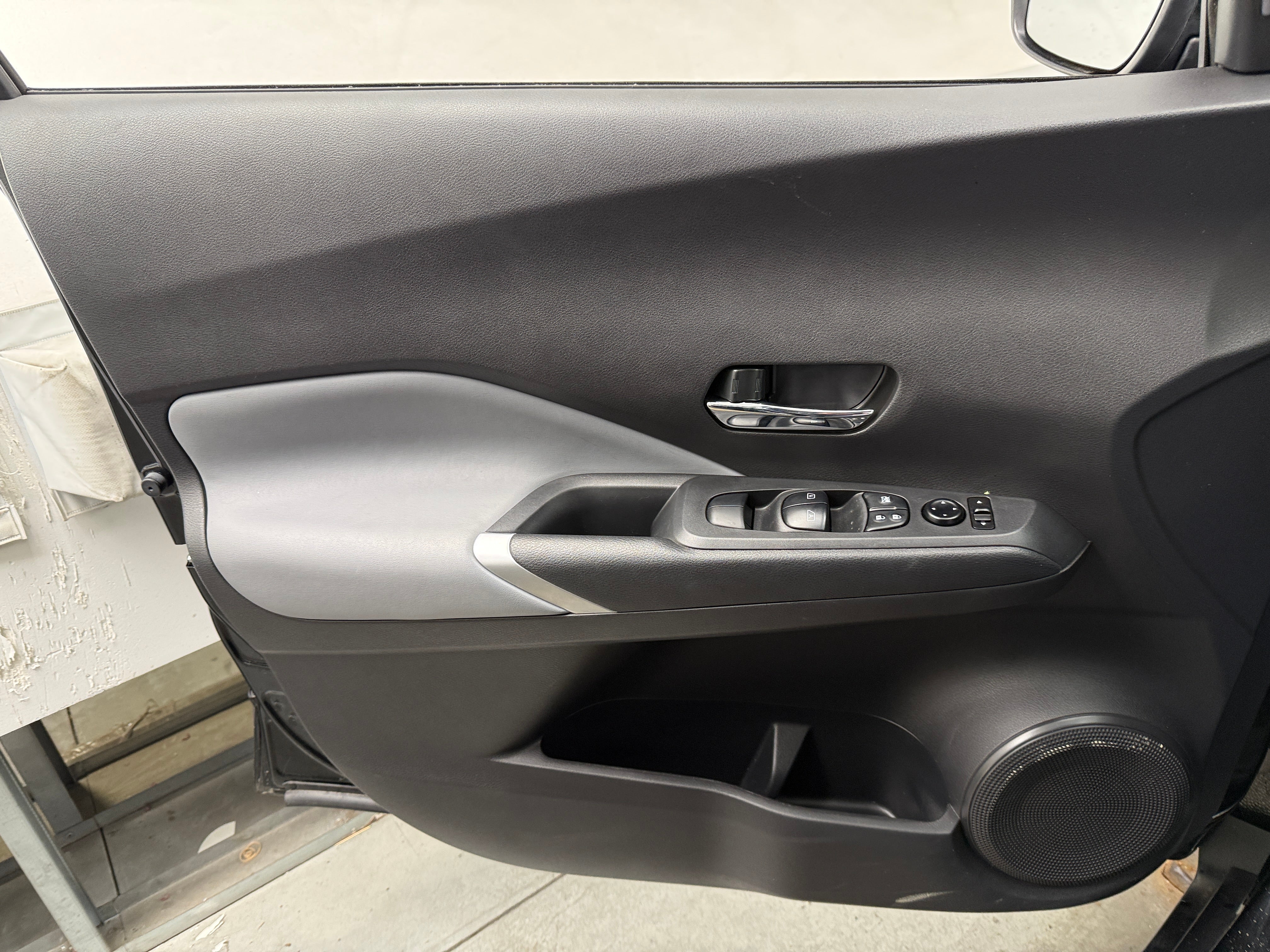 Used 2023 Nissan Kicks SR with VIN 3N1CP5DV8PL514898 for sale in Pewaukee, WI