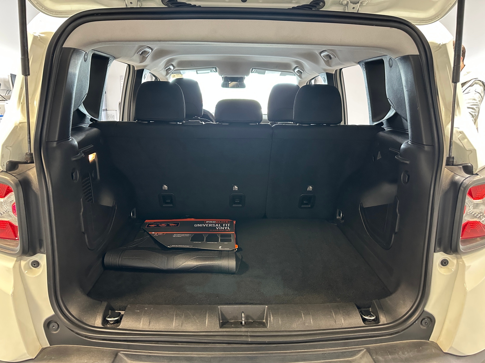 Thumbnail: 2023 Jeep Renegade - 7