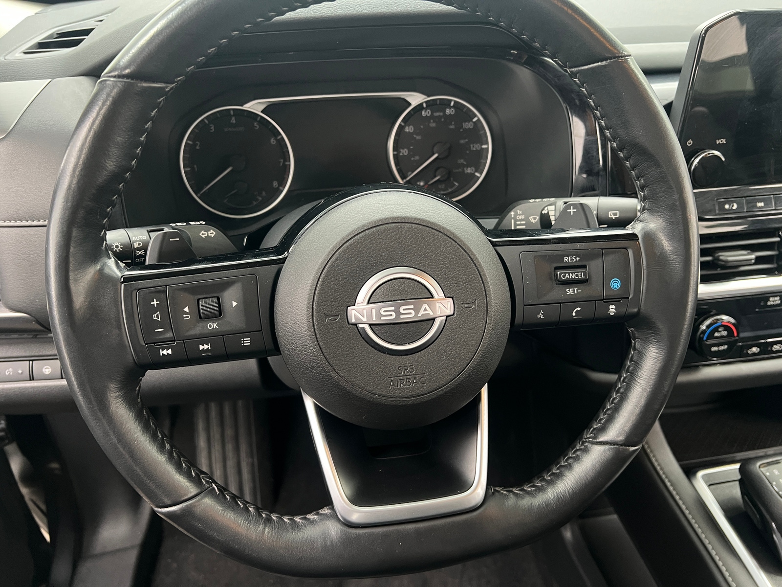 Thumbnail: 2022 Nissan Pathfinder - 4