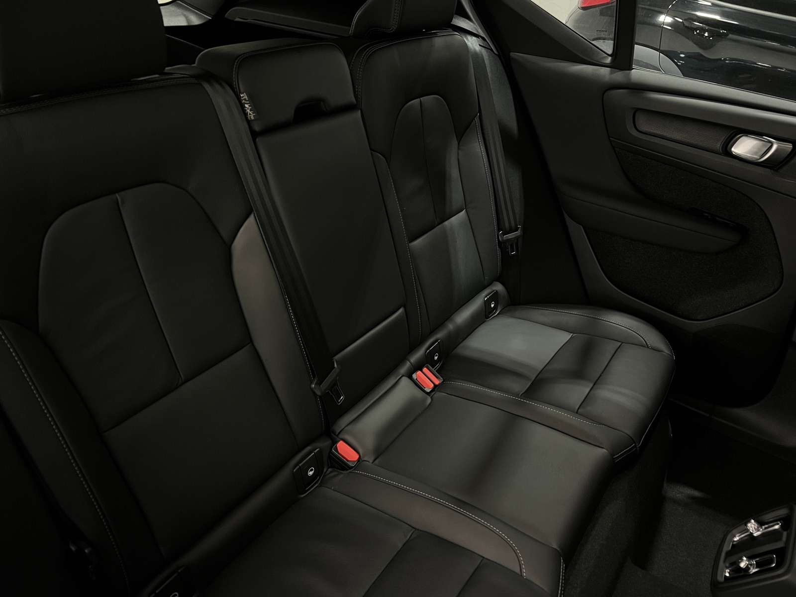 Thumbnail: 2024 Volvo XC40 - 6