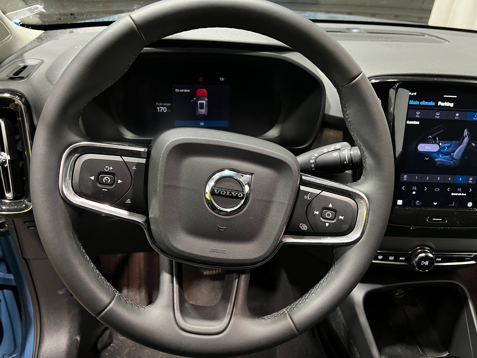 Thumbnail: 2024 Volvo XC40 - 5