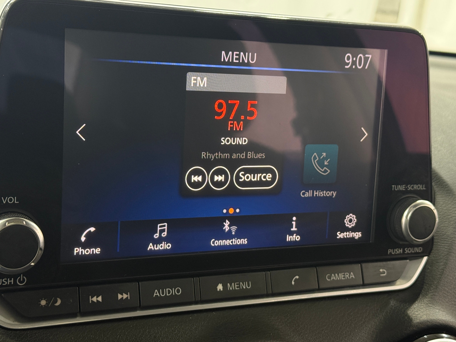 Thumbnail: 2021 Nissan Sentra - 4