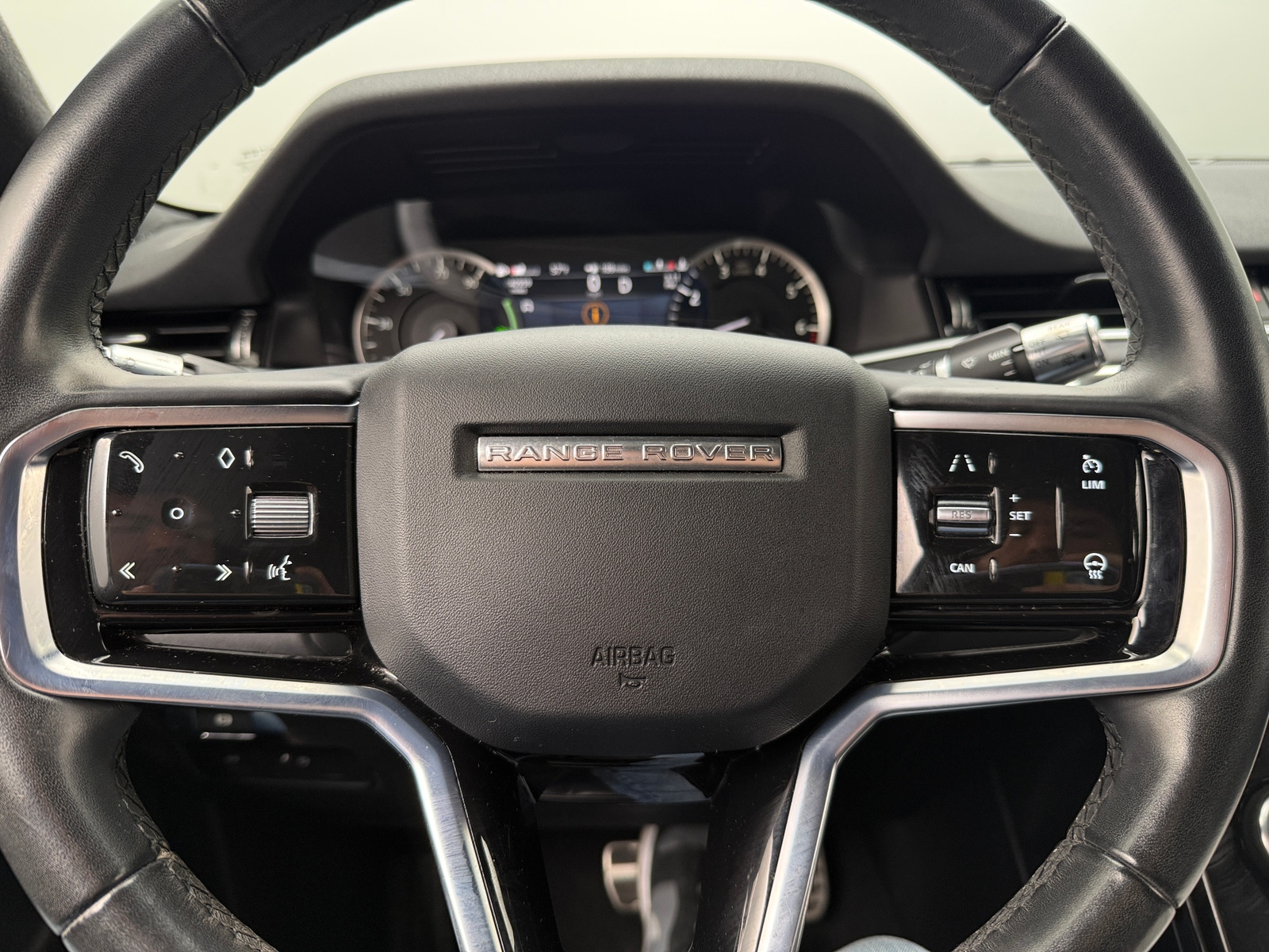 Thumbnail: 2022 Land Rover Range Rover Evoque - 4