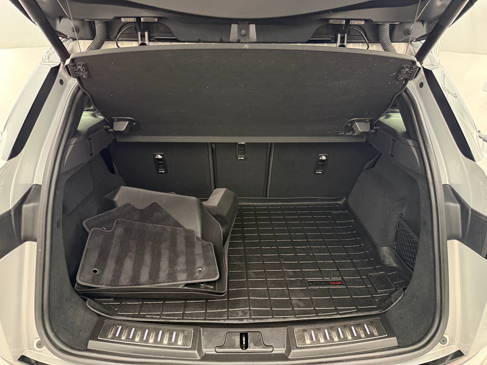 Thumbnail: 2022 Land Rover Range Rover Evoque - 6