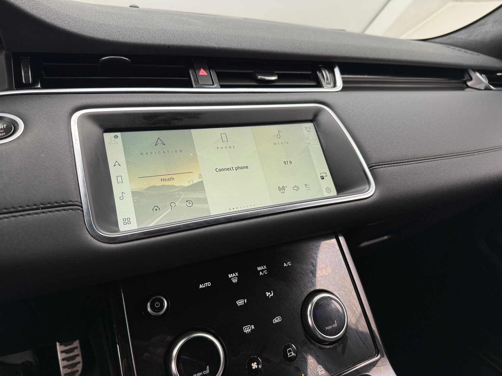 Thumbnail: 2022 Land Rover Range Rover Evoque - 3