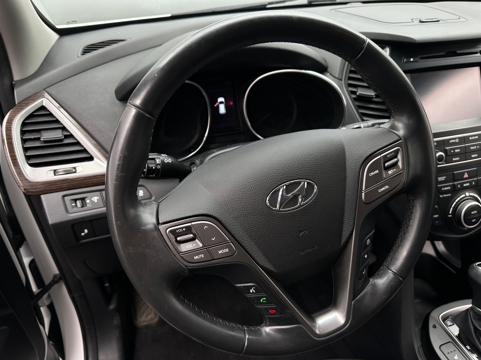 Thumbnail: 2017 Hyundai Santa Fe - 4