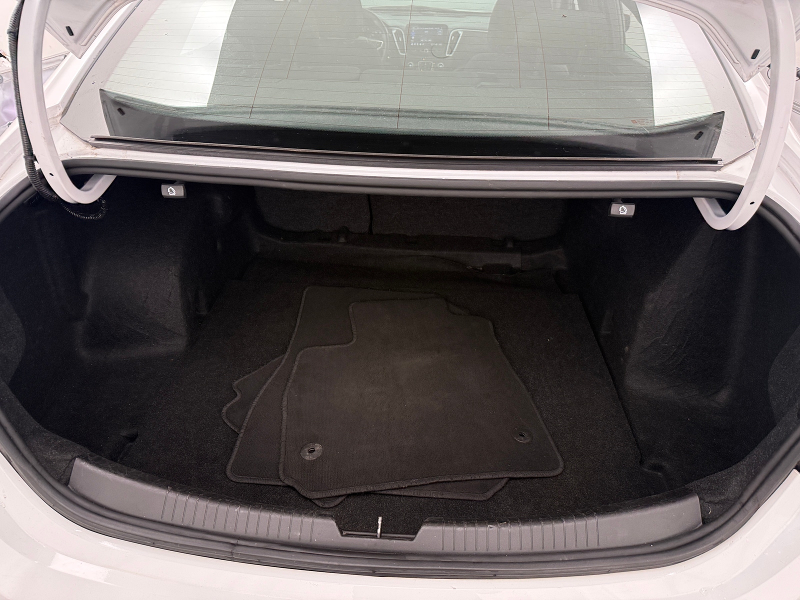 Thumbnail: 2024 Chevrolet Malibu - 7