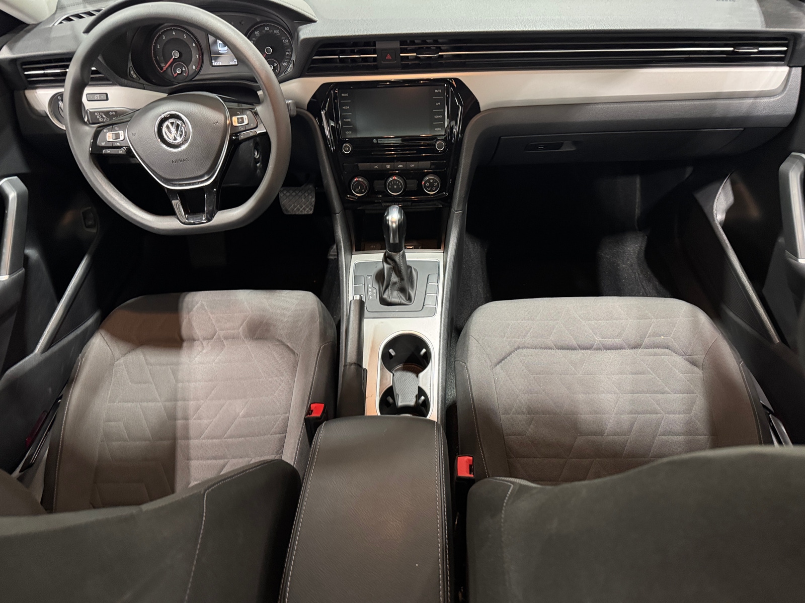 Thumbnail: 2020 Volkswagen Passat - 3