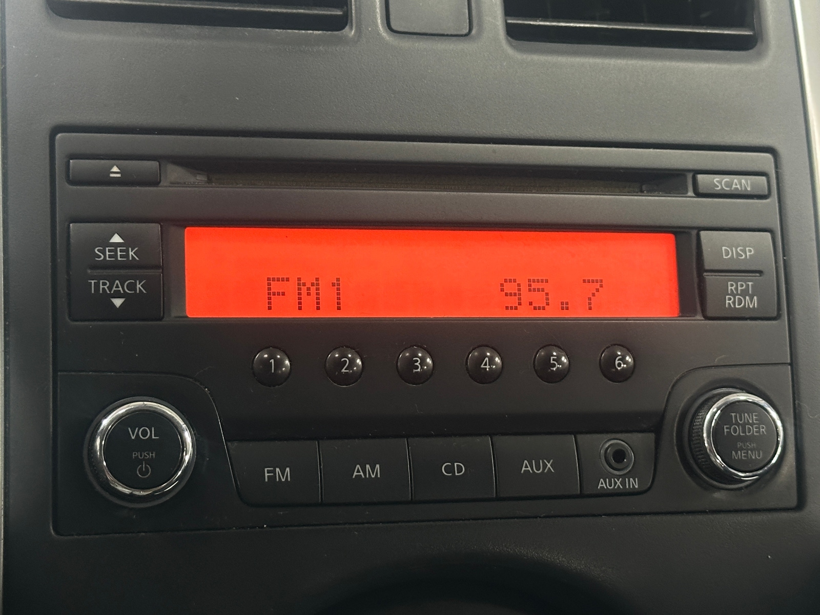 Thumbnail: 2014 Nissan Versa - 4