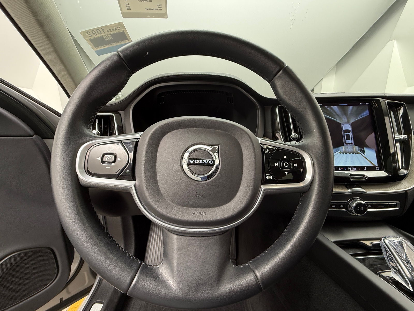 Thumbnail: 2022 Volvo XC60 - 4