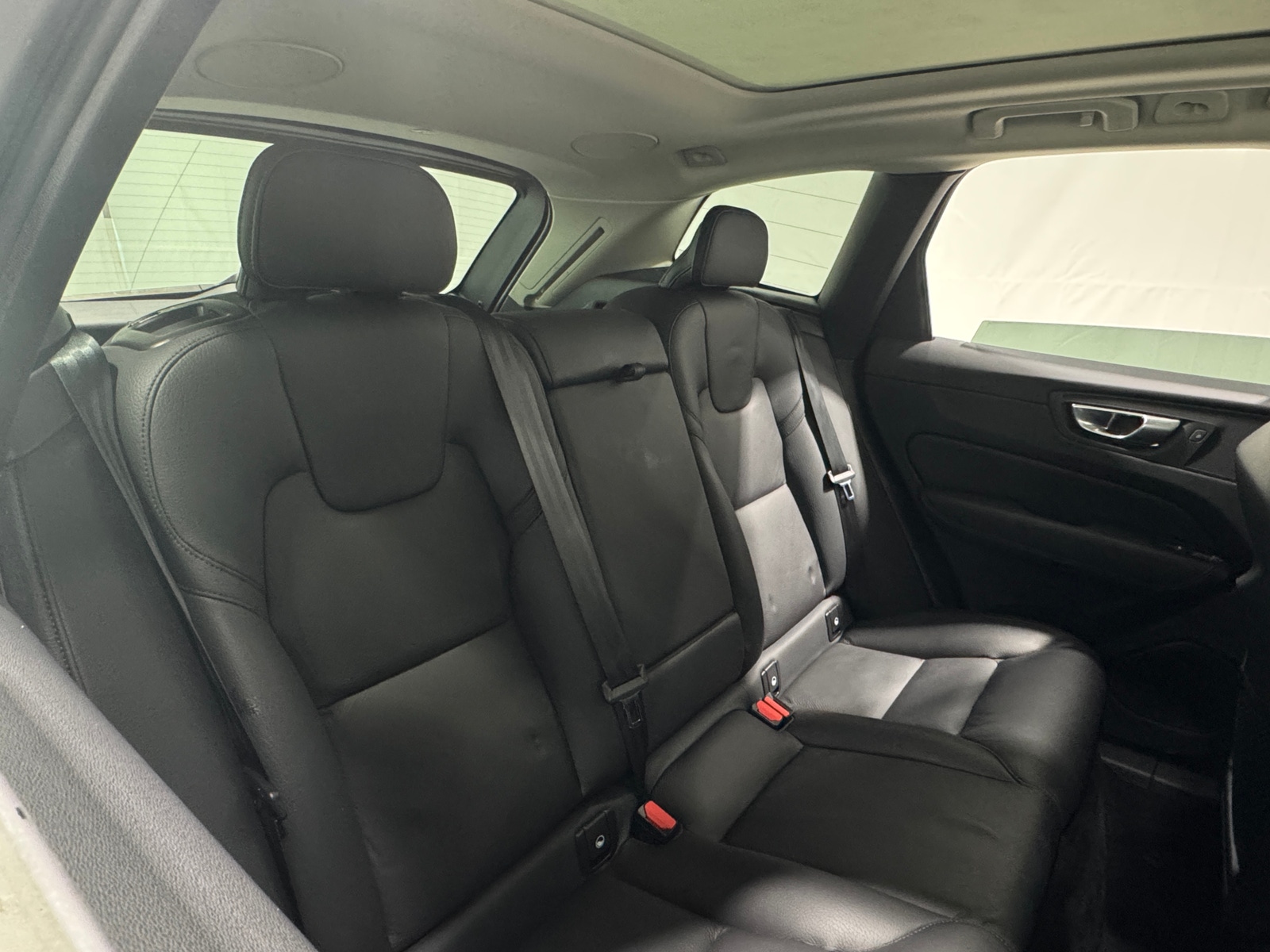 Thumbnail: 2023 Volvo XC60 - 5