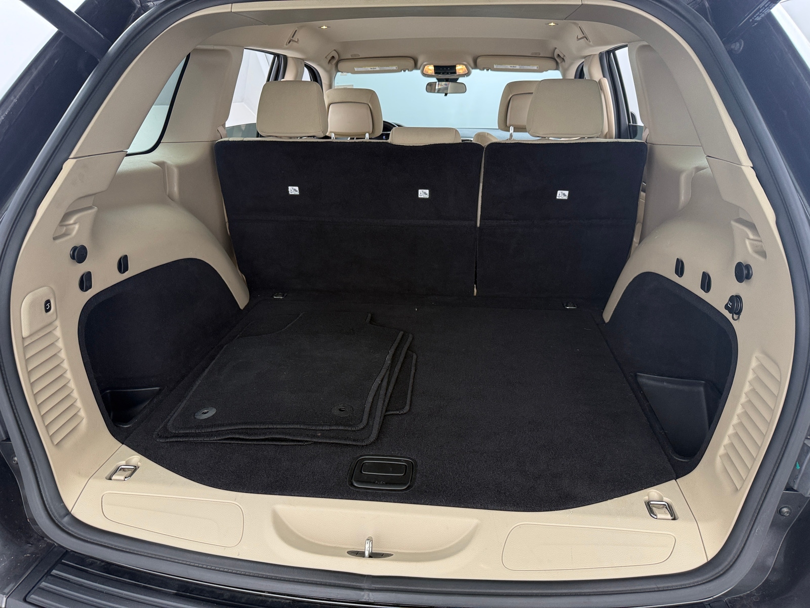 Thumbnail: 2020 Jeep Grand Cherokee - 7