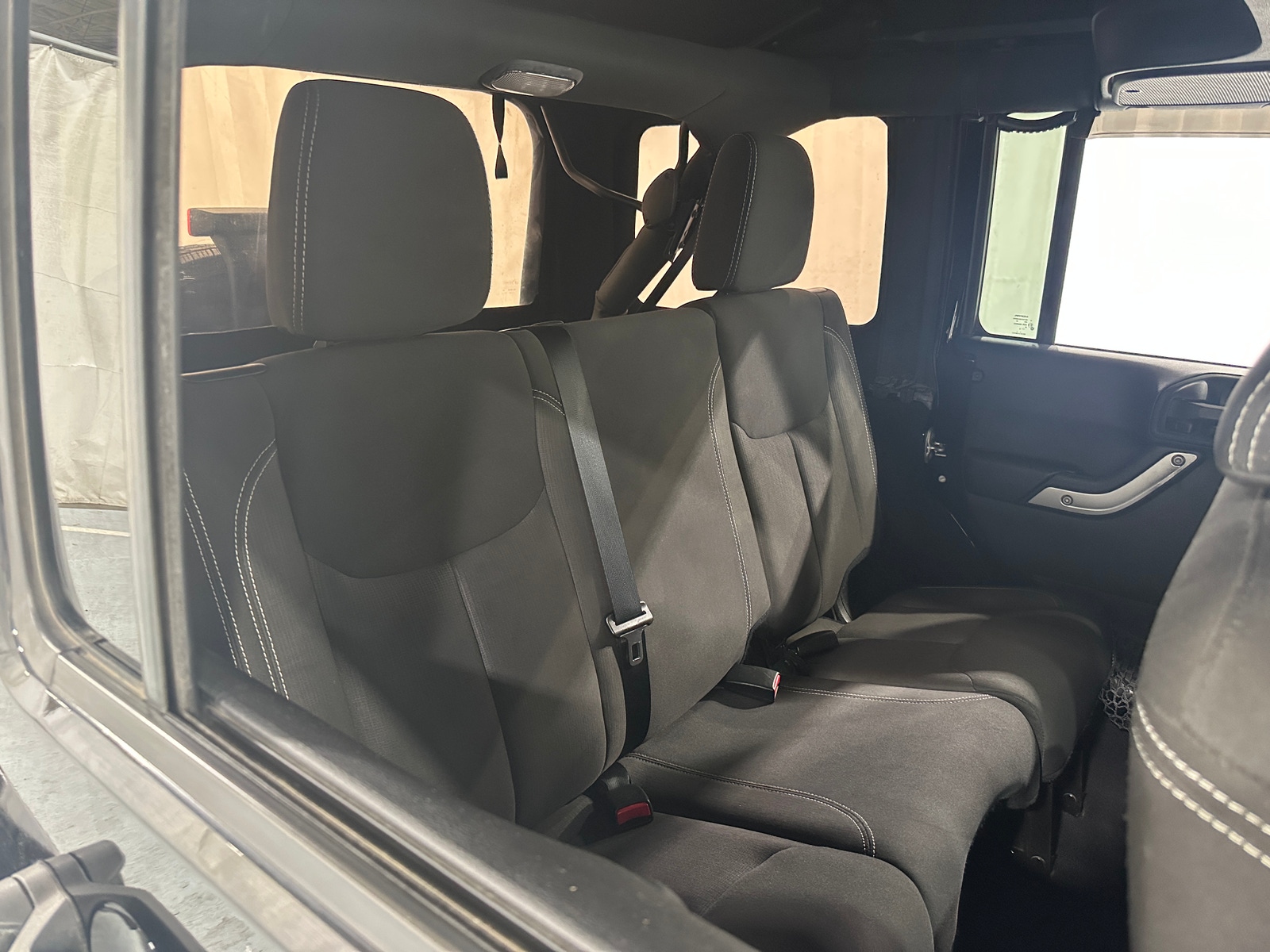 Thumbnail: 2015 Jeep Wrangler - 6