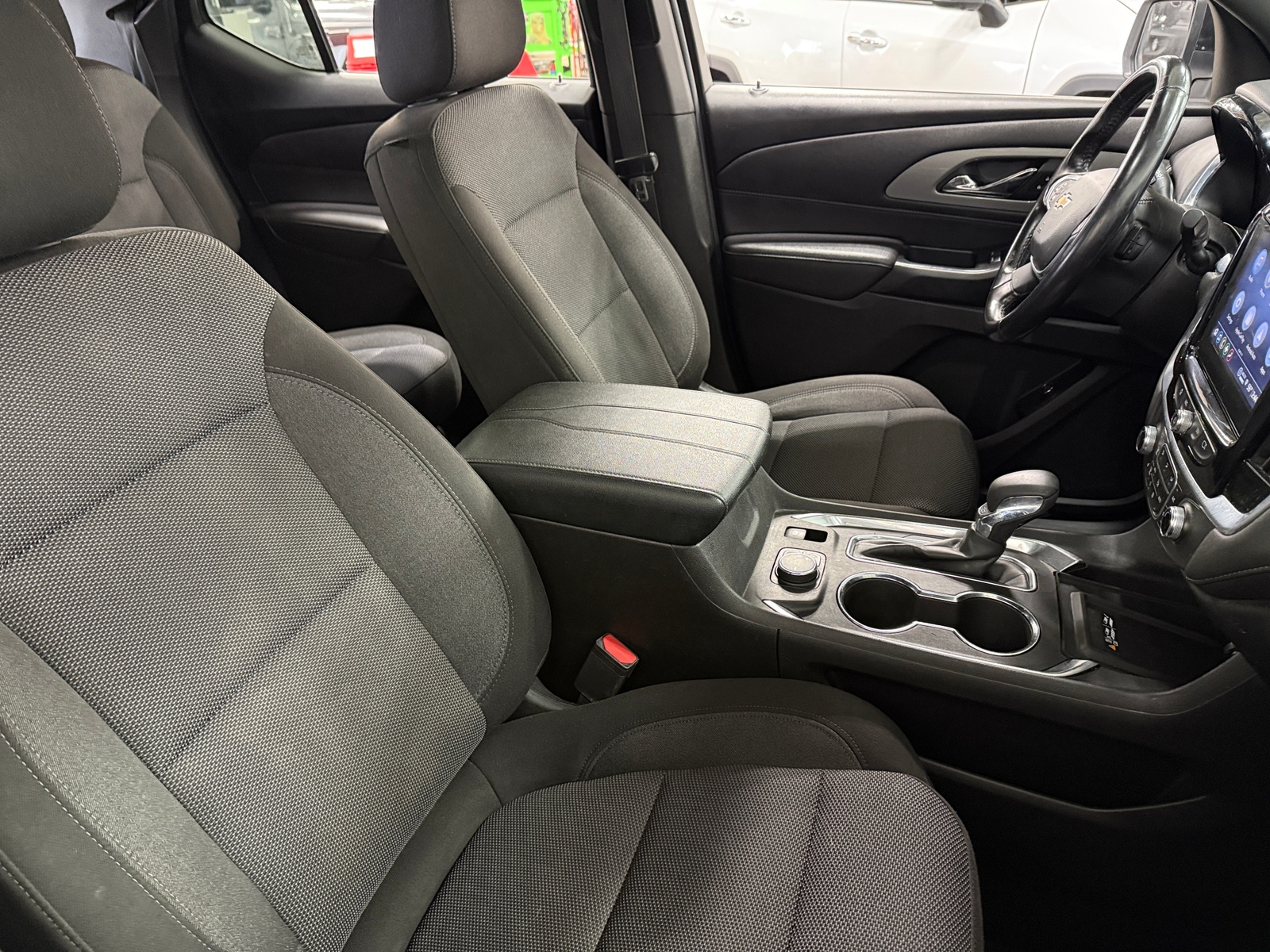 Thumbnail: 2022 Chevrolet Traverse - 2