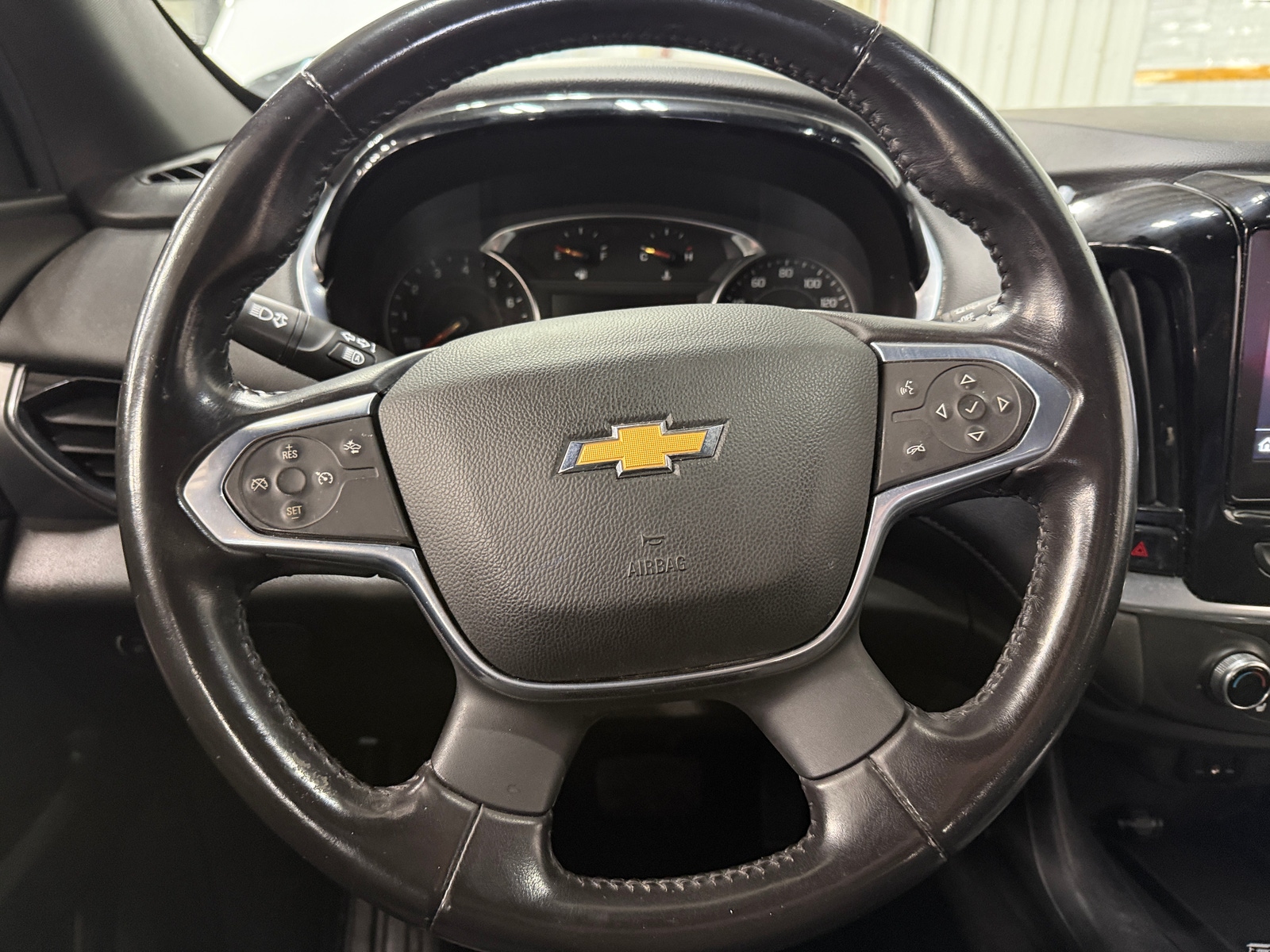 Thumbnail: 2022 Chevrolet Traverse - 5