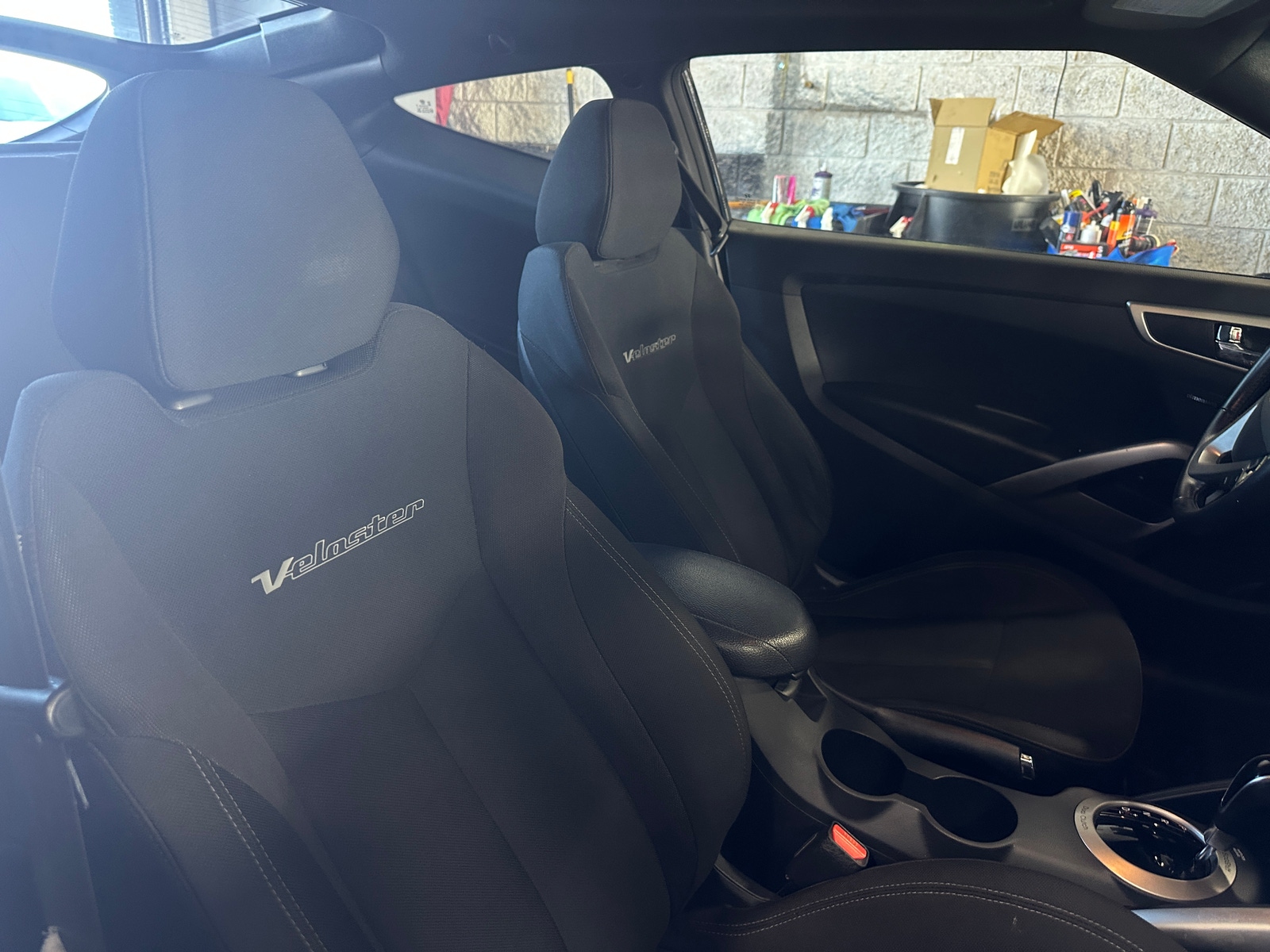 Thumbnail: 2017 Hyundai Veloster - 2