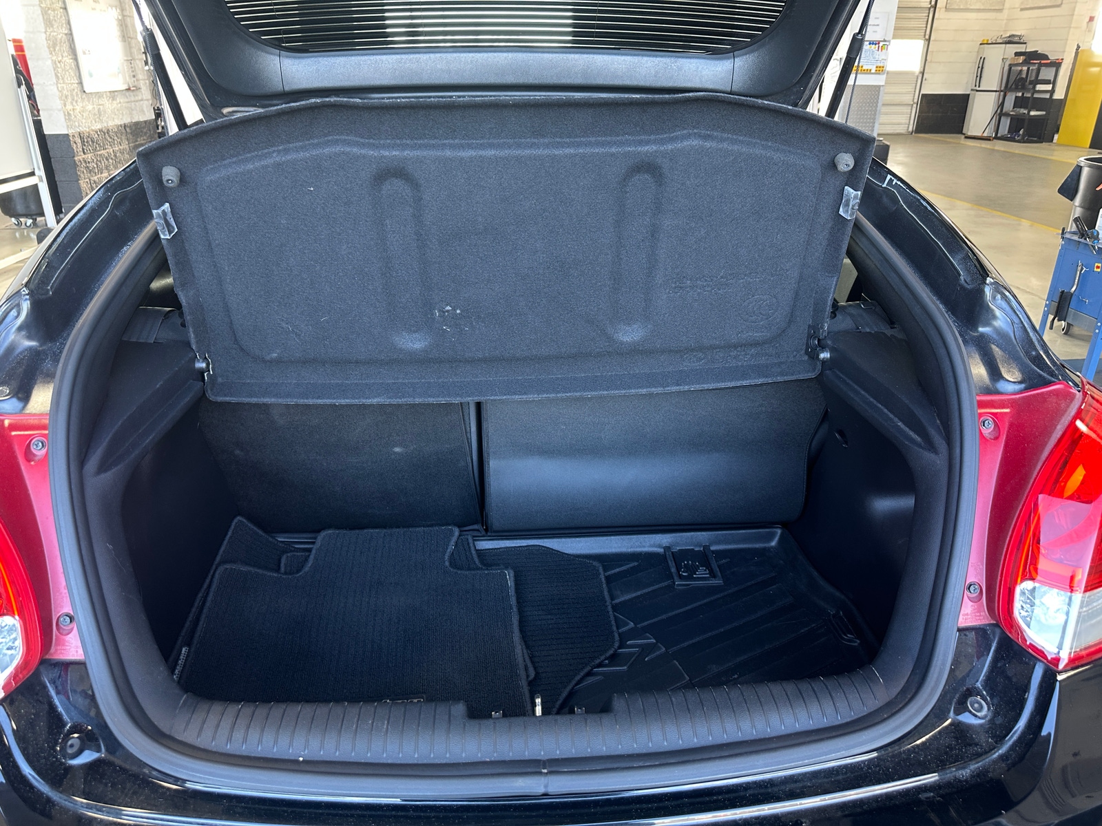 Thumbnail: 2017 Hyundai Veloster - 5