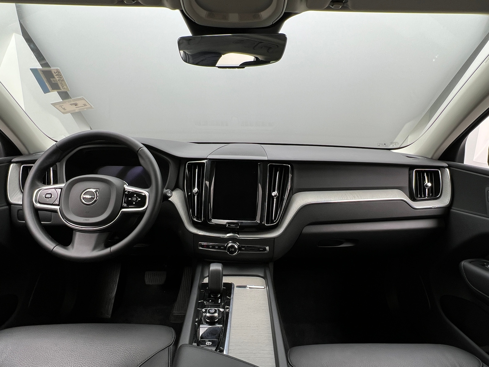 Thumbnail: 2025 Volvo XC60 - 2