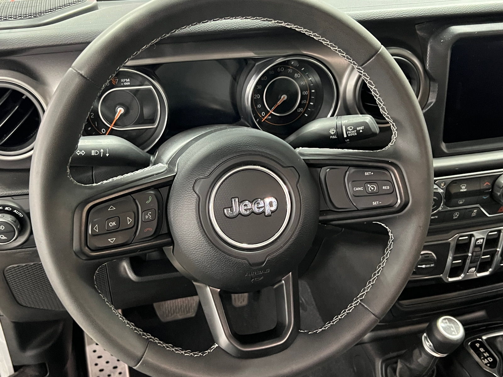 Thumbnail: 2023 Jeep Gladiator - 4