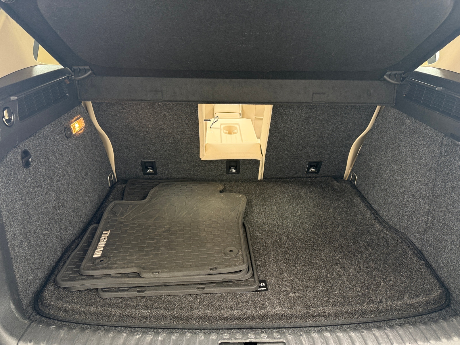 Thumbnail: 2017 Volkswagen Tiguan - 6