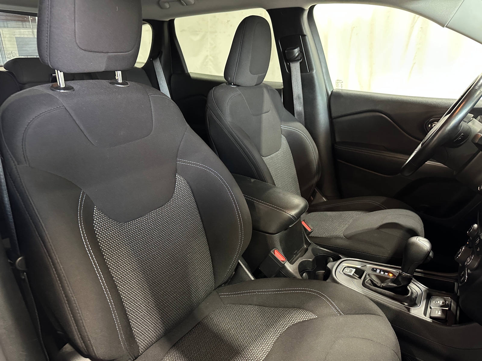 Thumbnail: 2020 Jeep Cherokee - 2