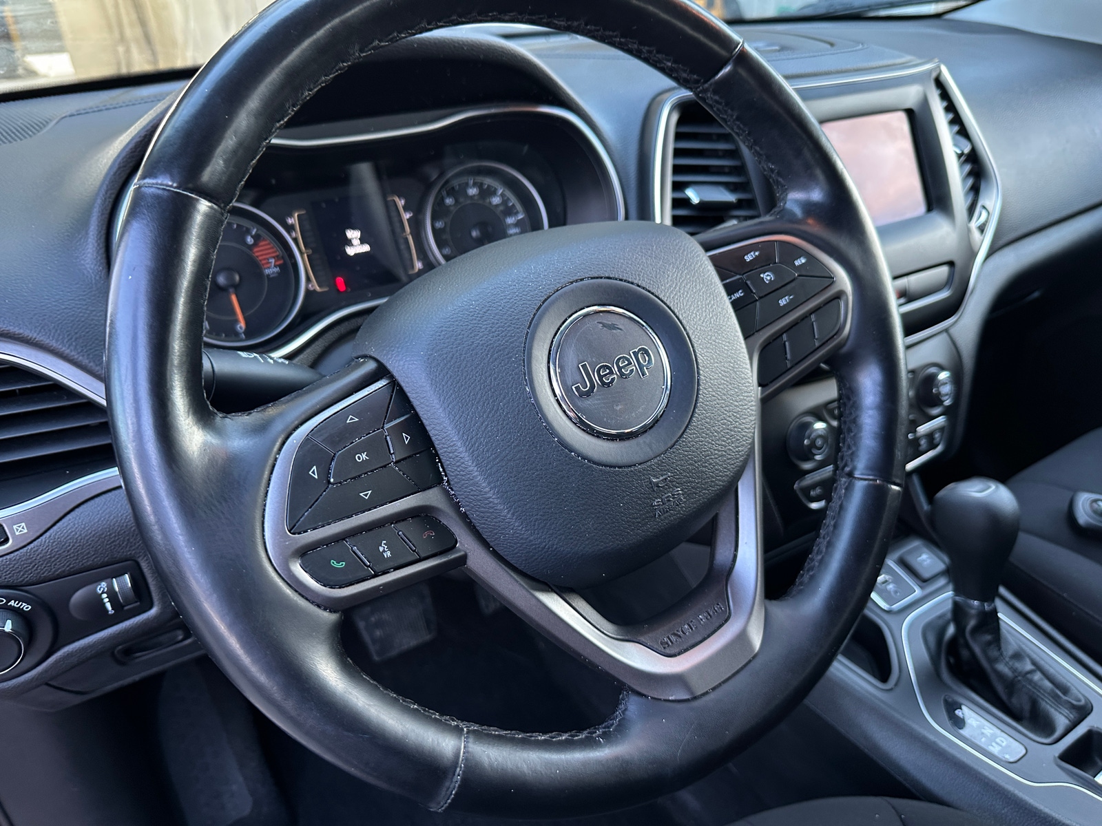 Thumbnail: 2020 Jeep Cherokee - 5