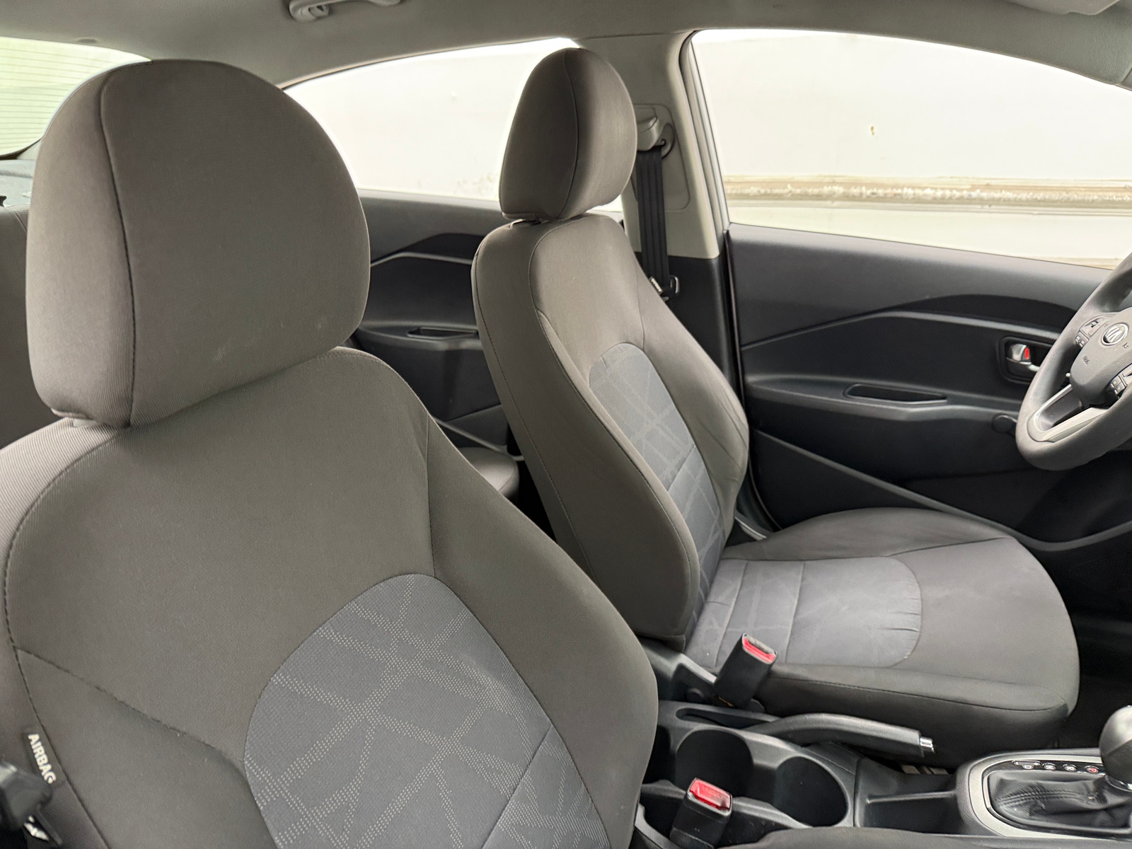 Thumbnail: 2017 Kia Rio - 2