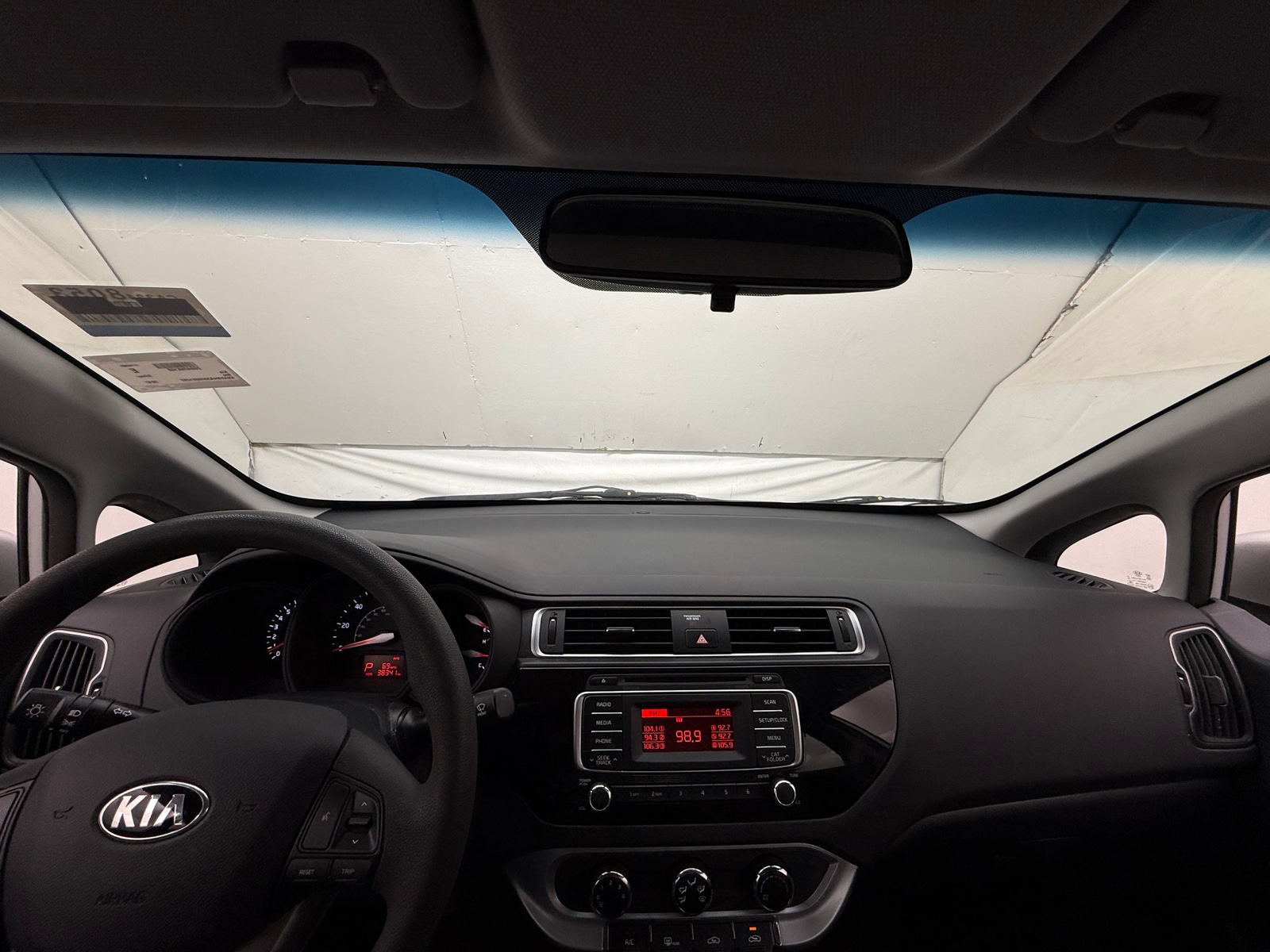 Thumbnail: 2017 Kia Rio - 3