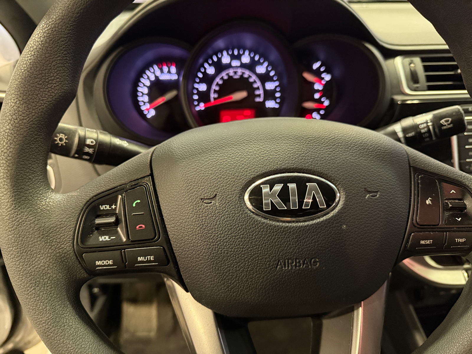 Thumbnail: 2017 Kia Rio - 5