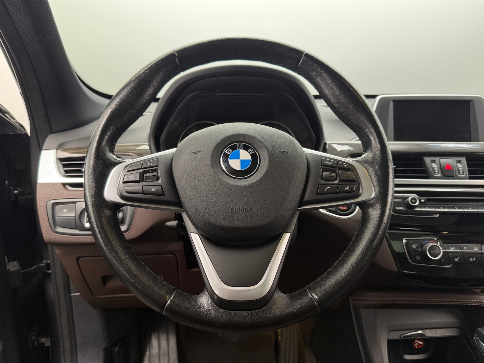 Thumbnail: 2017 BMW X1 - 4