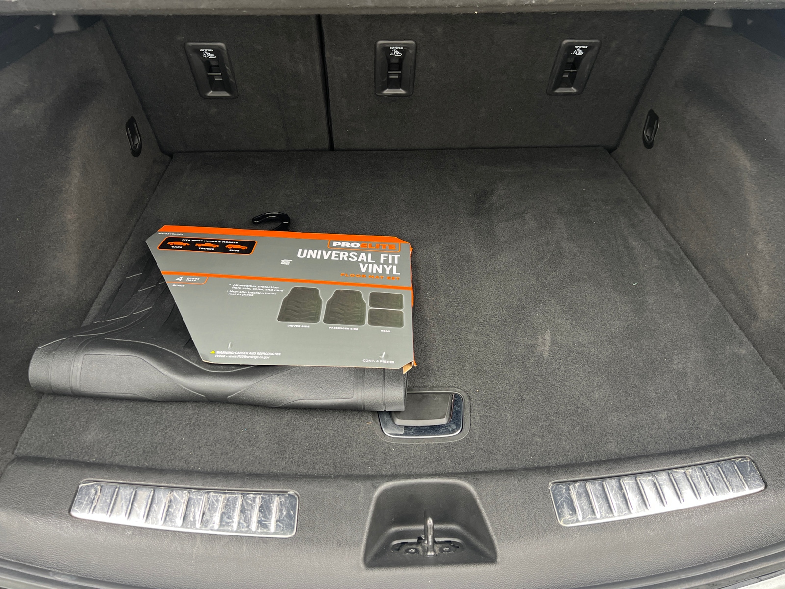 Thumbnail: 2024 Cadillac XT4 - 6