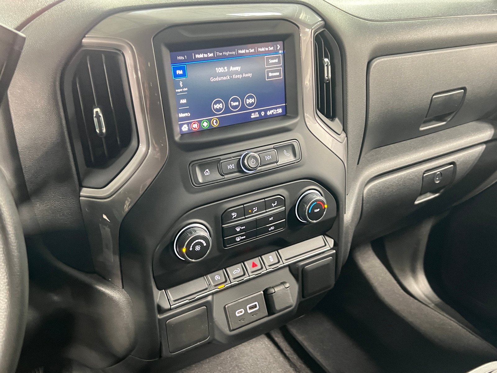 Thumbnail: 2022 Chevrolet Silverado 1500 - 4