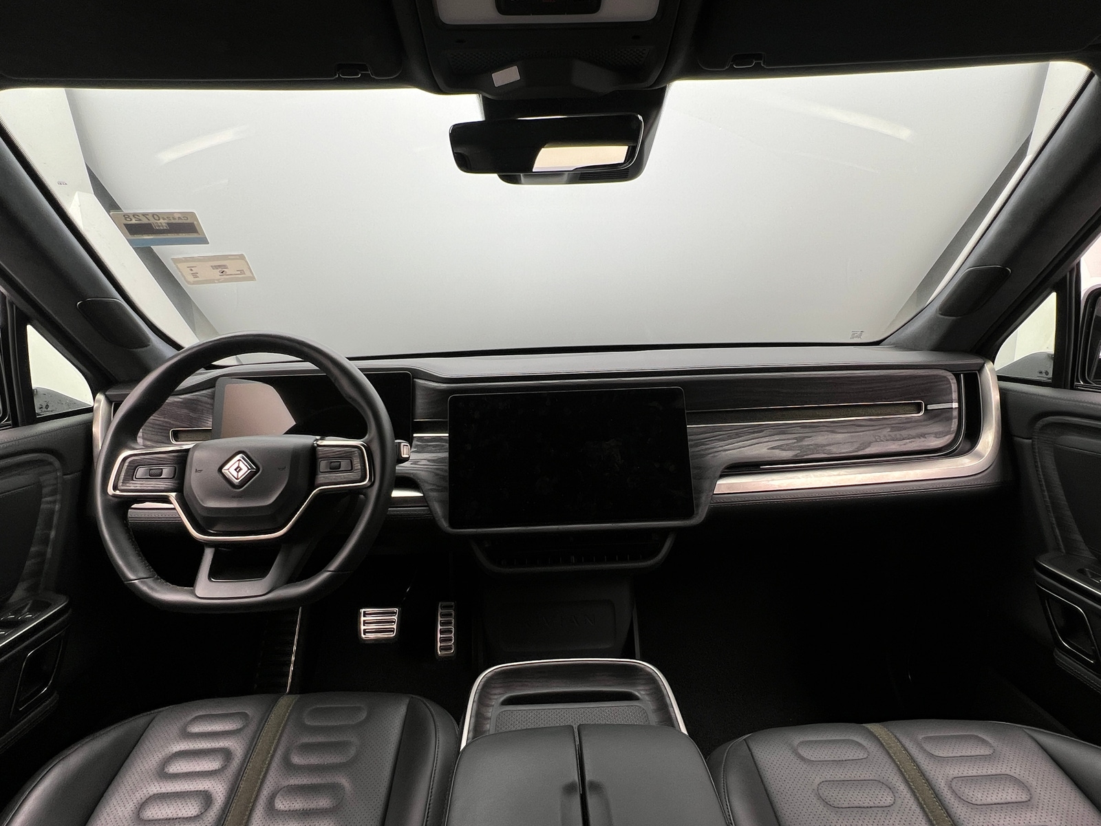 Thumbnail: 2022 Rivian R1S - 2