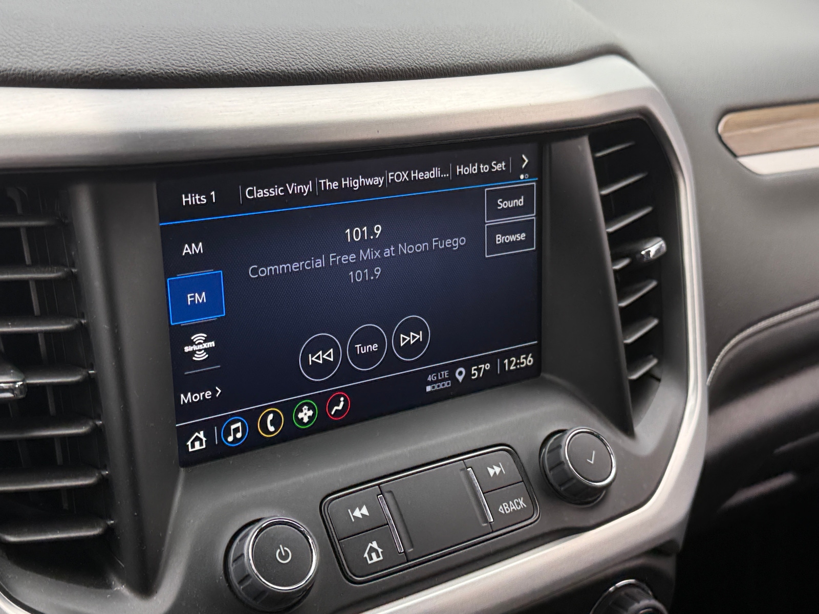 Thumbnail: 2023 GMC Acadia - 4