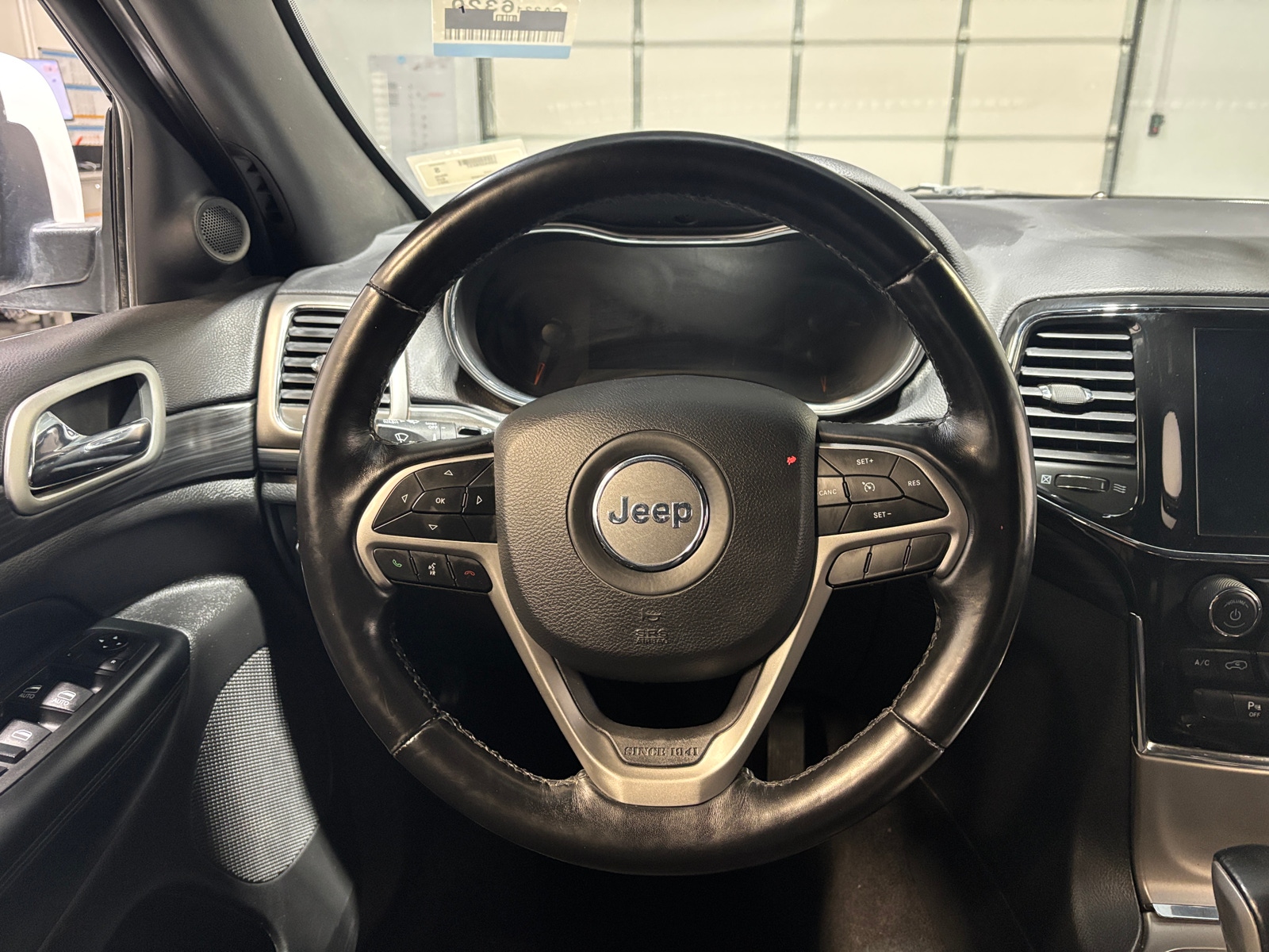 Thumbnail: 2021 Jeep Grand Cherokee - 4