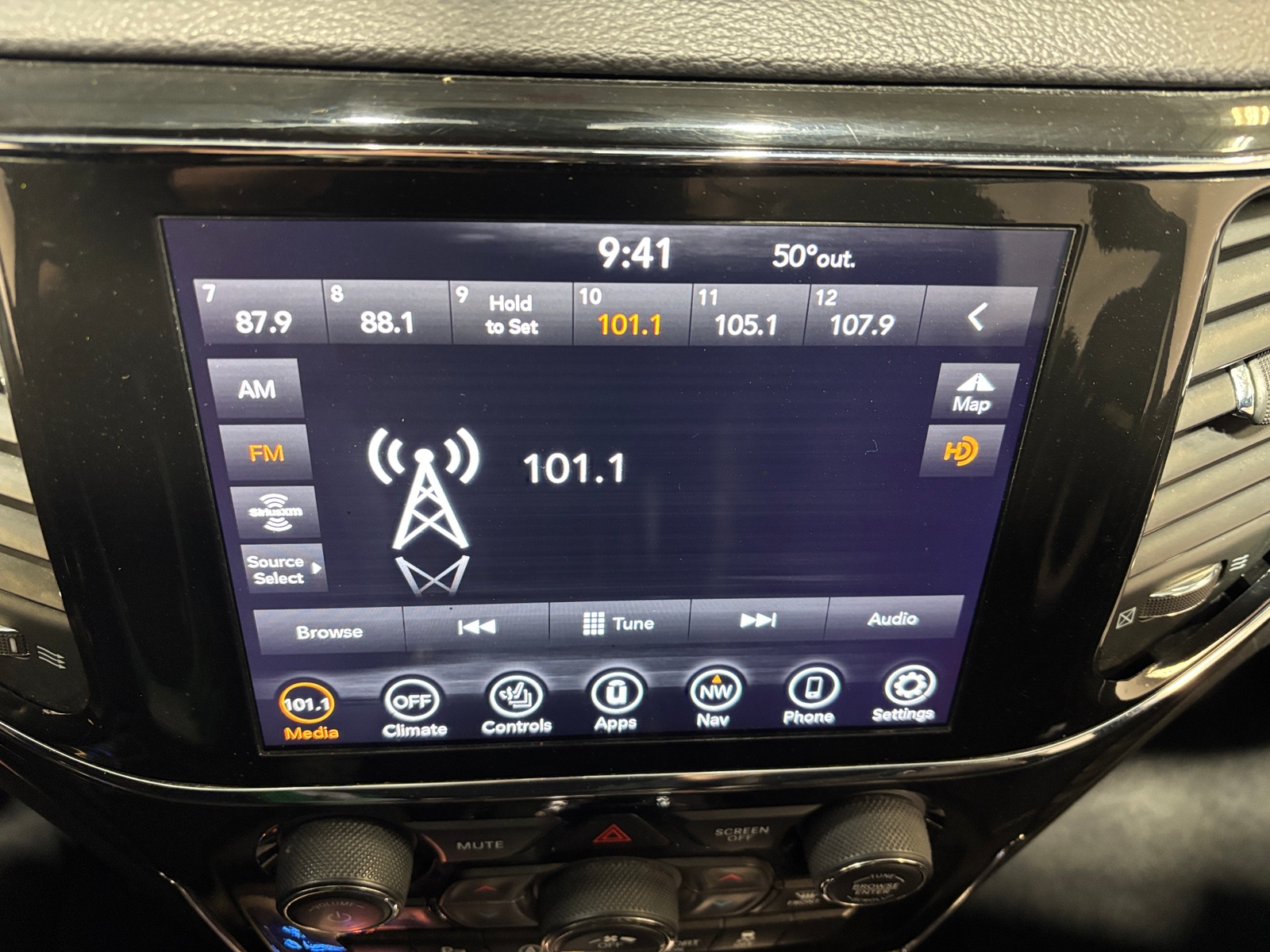 Thumbnail: 2021 Jeep Grand Cherokee - 3