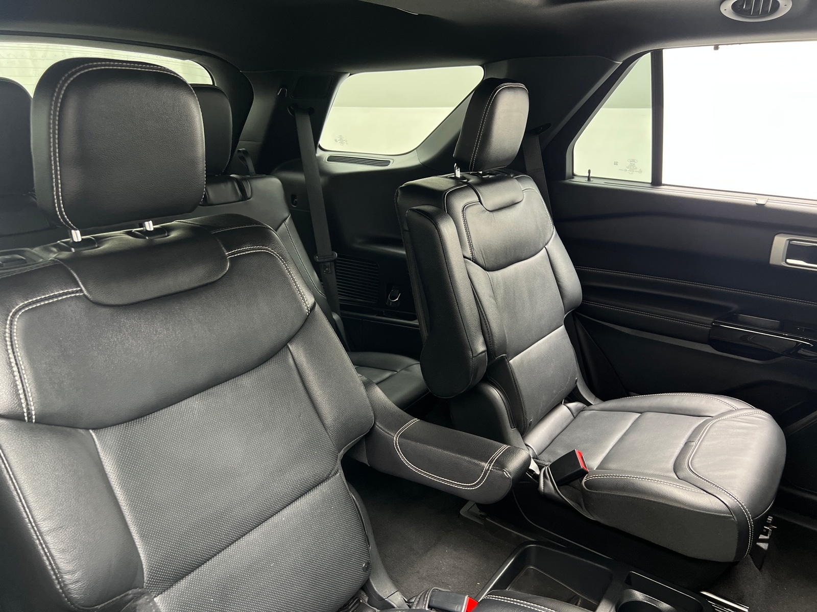 Thumbnail: 2021 Ford Explorer - 5