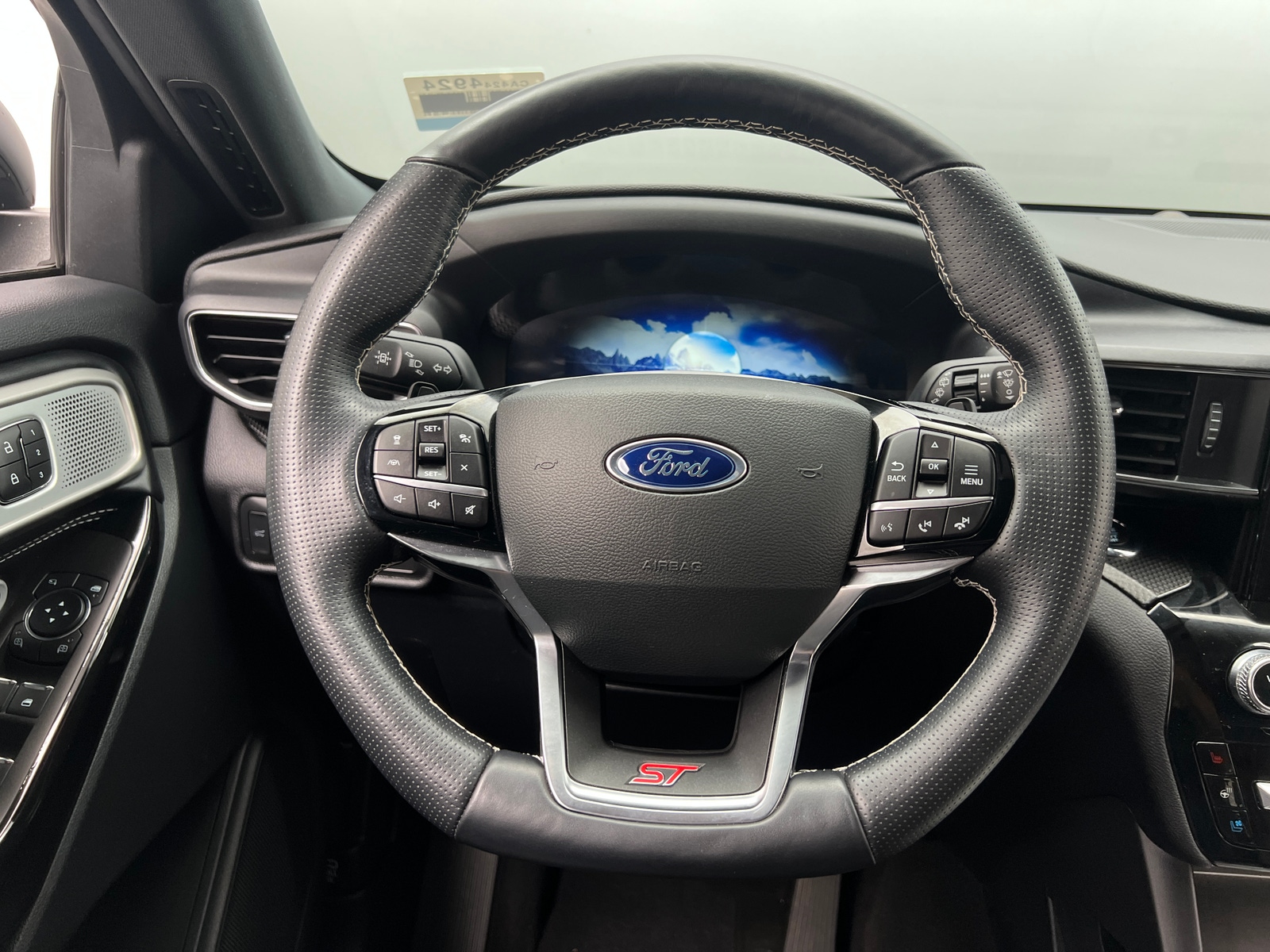 Thumbnail: 2021 Ford Explorer - 4