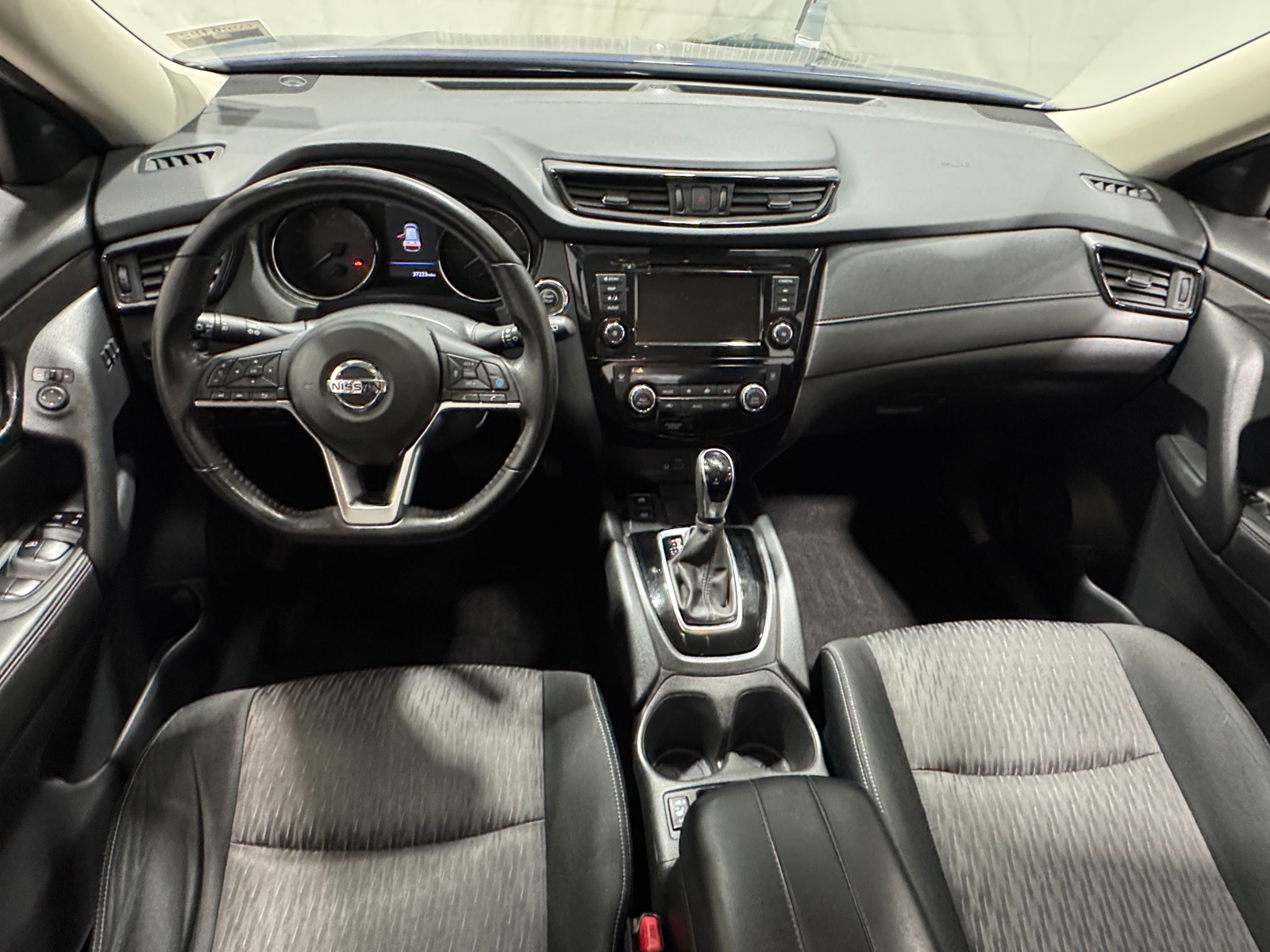 Thumbnail: 2019 Nissan Rogue - 3