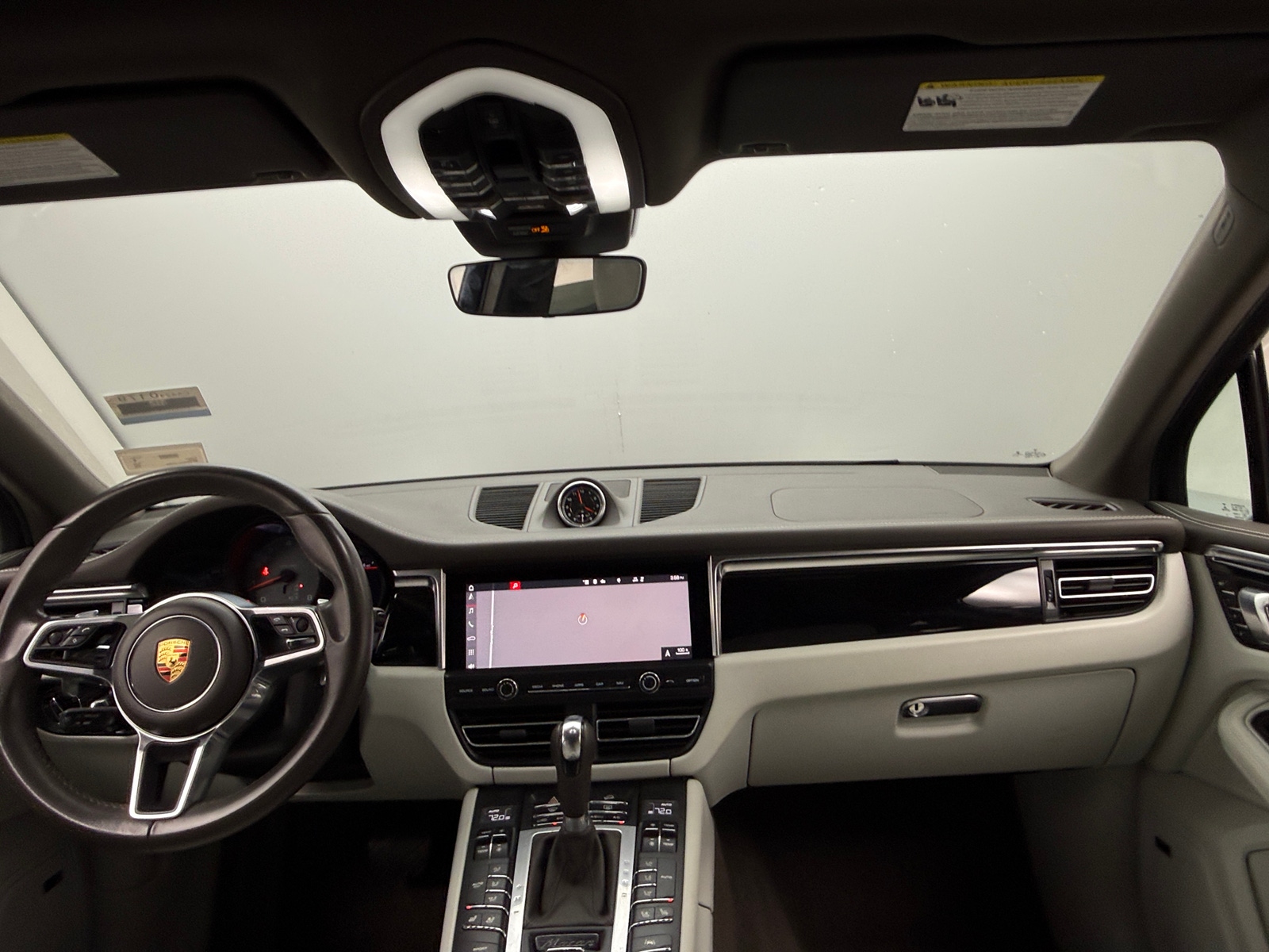 Thumbnail: 2020 Porsche Macan - 2