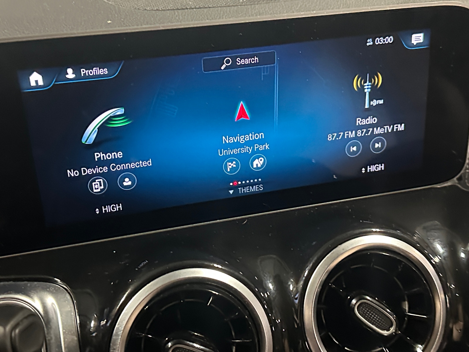 Thumbnail: 2021 Mercedes-Benz GLB - 3