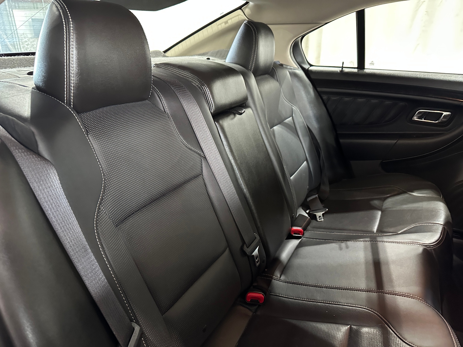 Thumbnail: 2010 Ford Taurus - 5