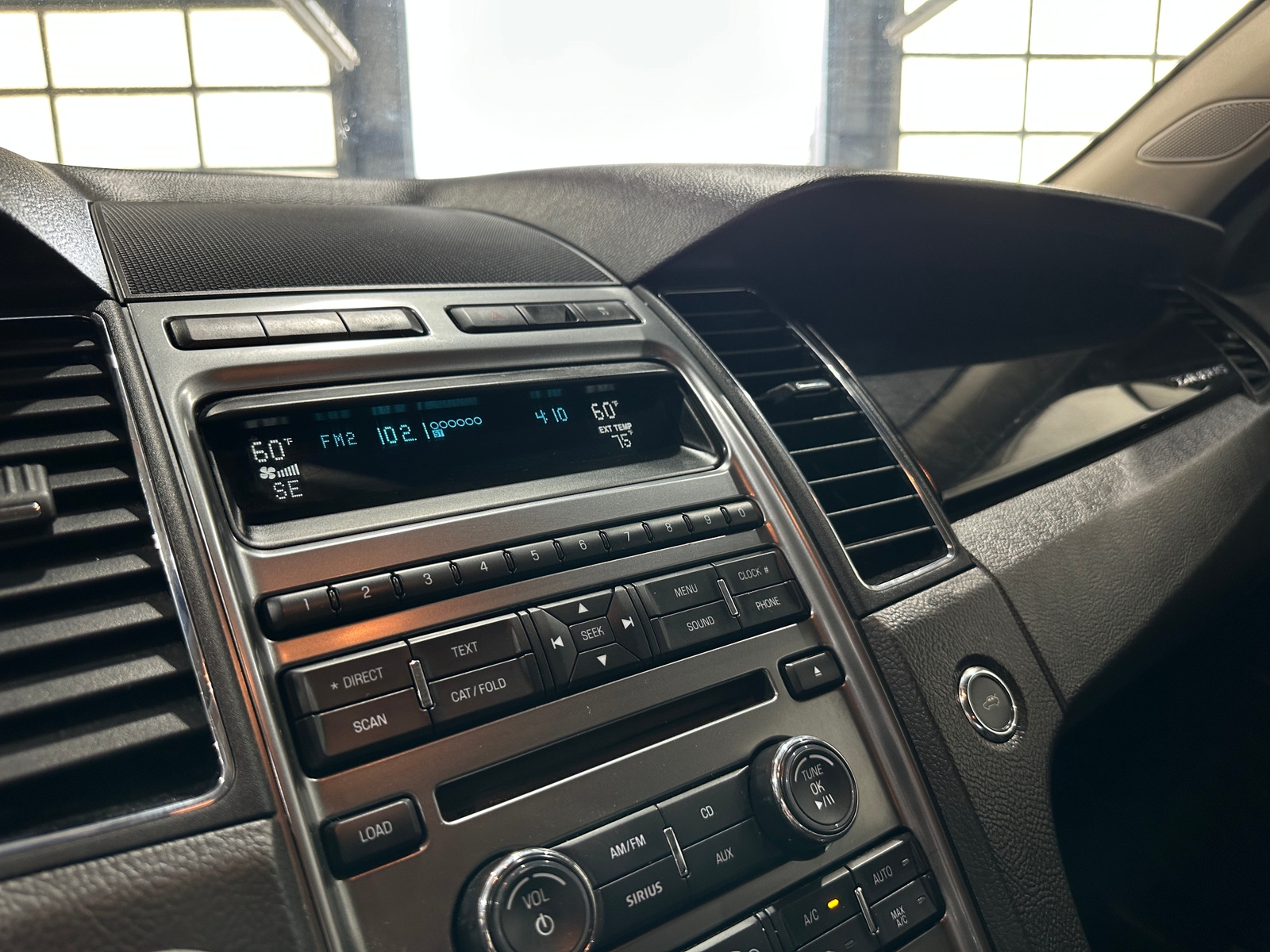 Thumbnail: 2010 Ford Taurus - 3