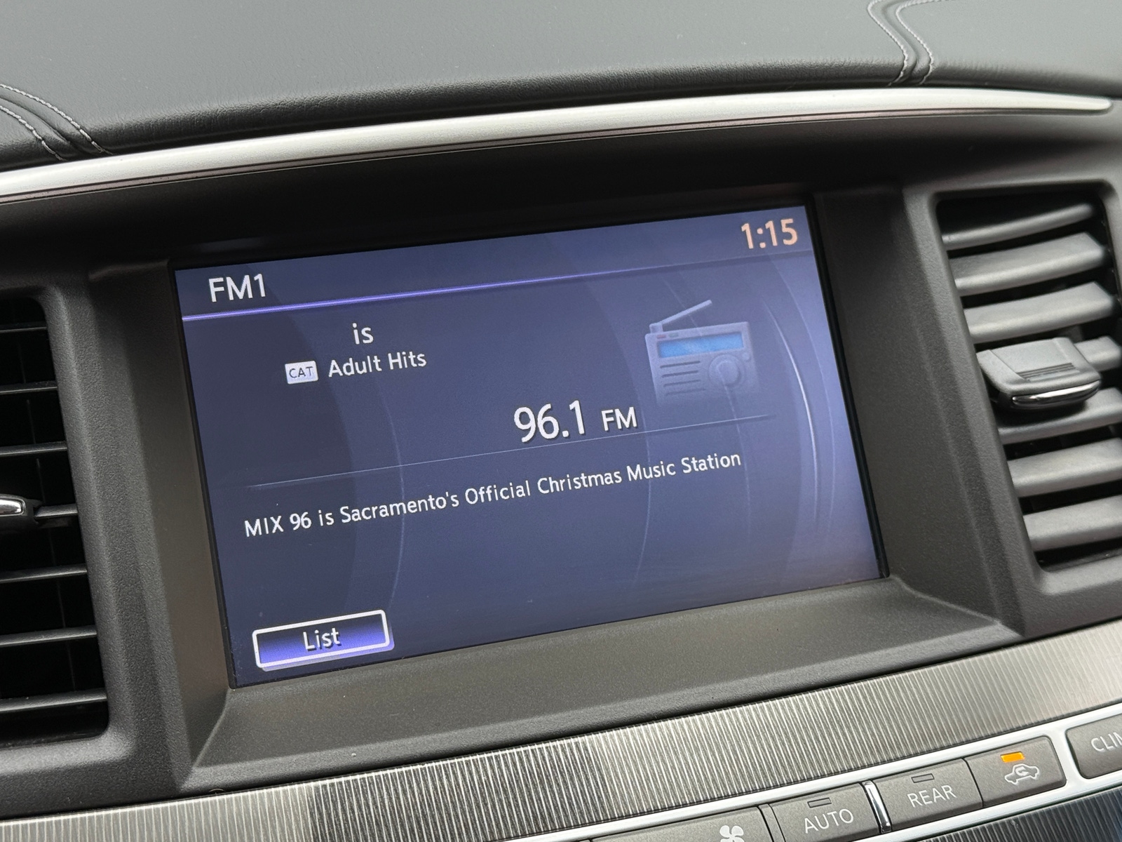 Thumbnail: 2016 INFINITI QX60 - 3